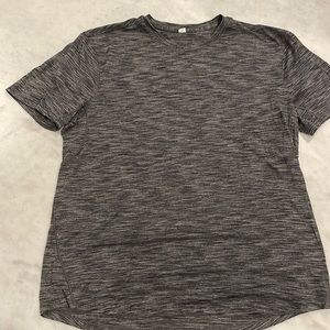 Lululemon Men’s Tee Shirt Space Grey Size Large , Gently Worn